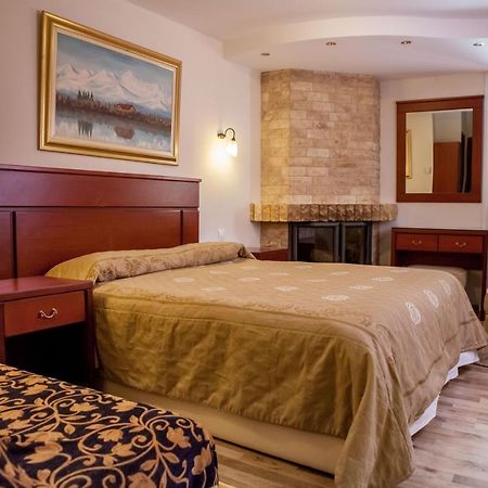 Tasia Mountain Hotel Hania Ngoại thất bức ảnh
