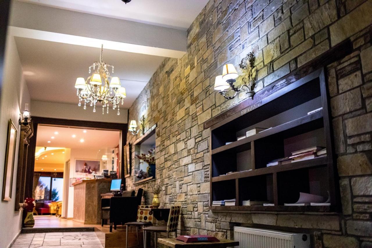 Tasia Mountain Hotel Hania Ngoại thất bức ảnh