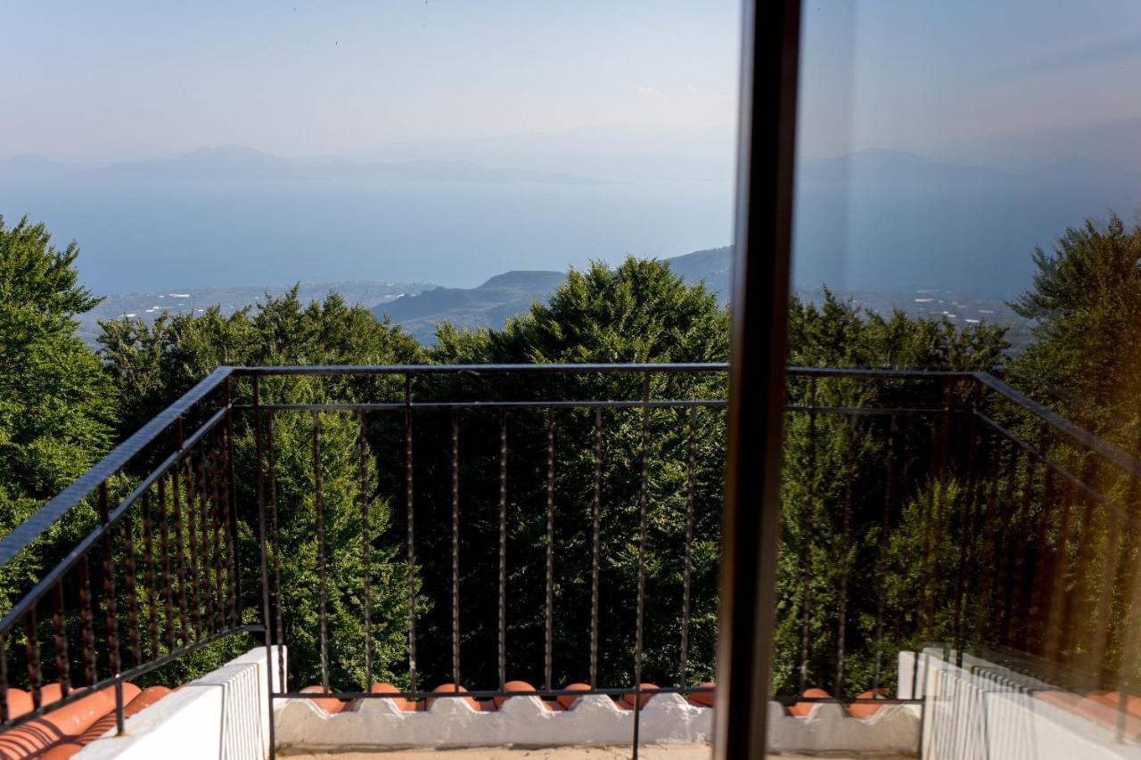 Tasia Mountain Hotel Hania Ngoại thất bức ảnh
