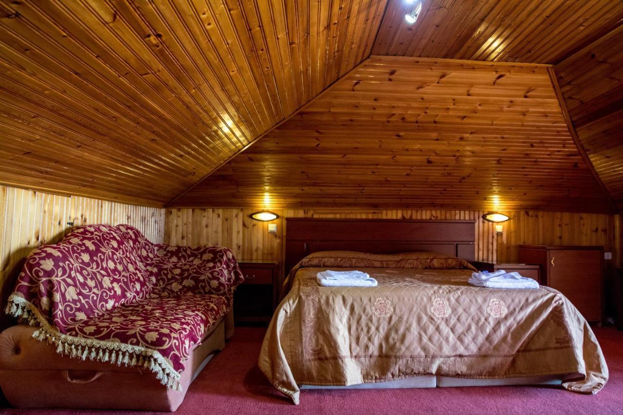Tasia Mountain Hotel Hania Ngoại thất bức ảnh