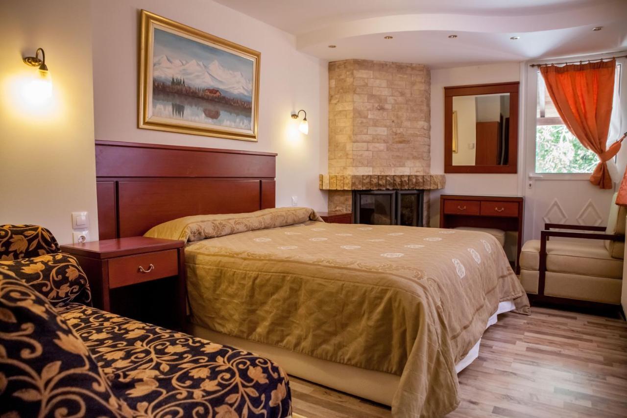 Tasia Mountain Hotel Hania Ngoại thất bức ảnh