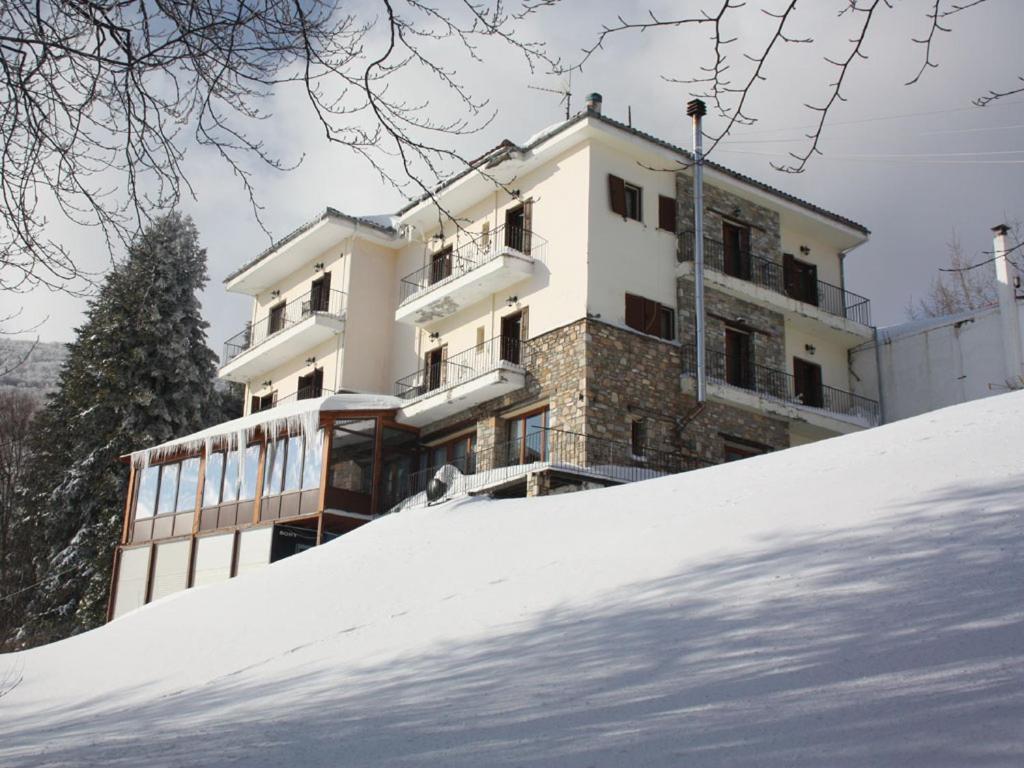 Tasia Mountain Hotel Hania Ngoại thất bức ảnh