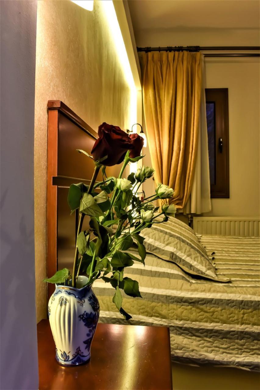 Tasia Mountain Hotel Hania Ngoại thất bức ảnh